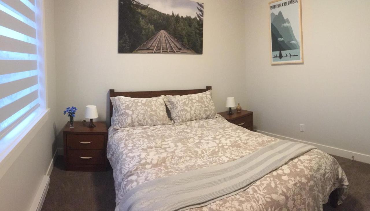 Mollys Cottage-The Suite On Vancouver Island Near Yyj Airport And The Wa And Bc Ferries North Saanich Esterno foto
