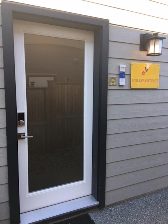 Mollys Cottage-The Suite On Vancouver Island Near Yyj Airport And The Wa And Bc Ferries North Saanich Esterno foto